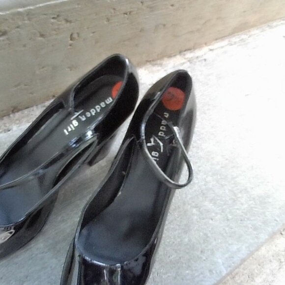 MADDEN GIRL BLACK PATENT LEATHER SHOES 9.5/10 EXCELLENT CONDITION - Picture 3 of 5